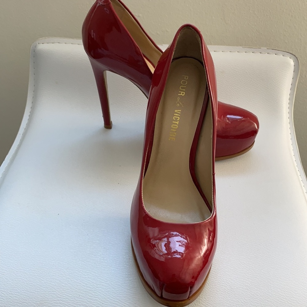 POUR LA VICTOIRE pumps - Picture 2 of 5
